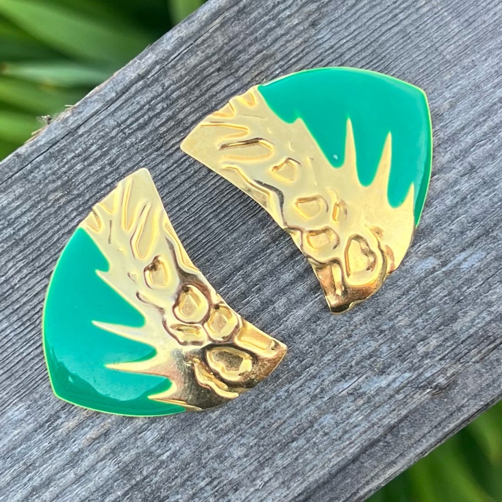 Vintage 80s Green & Gold Enamel Post-Back Earrings